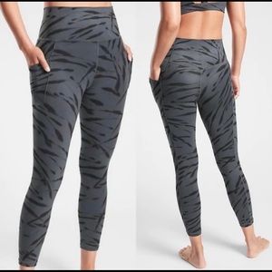 Salutation Stash Pocket ll tights.